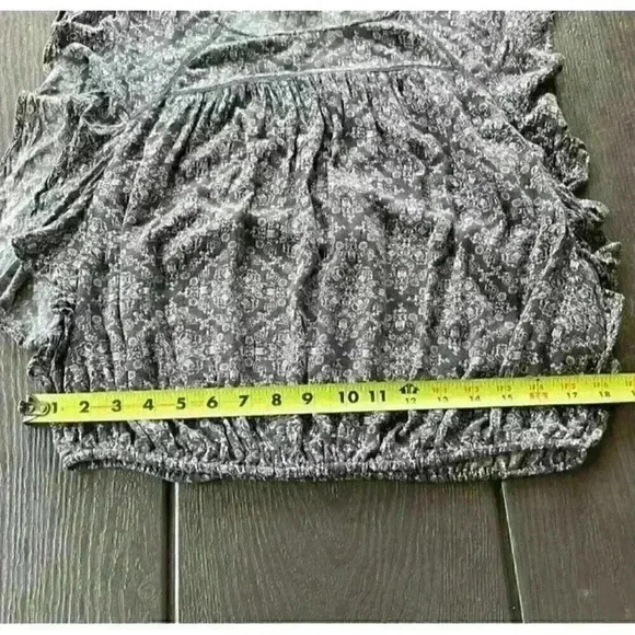 American Eagle Cropped Floral Damask Flutter Sleeve Blouse Top Size Large Blue - Picture 4 of 8